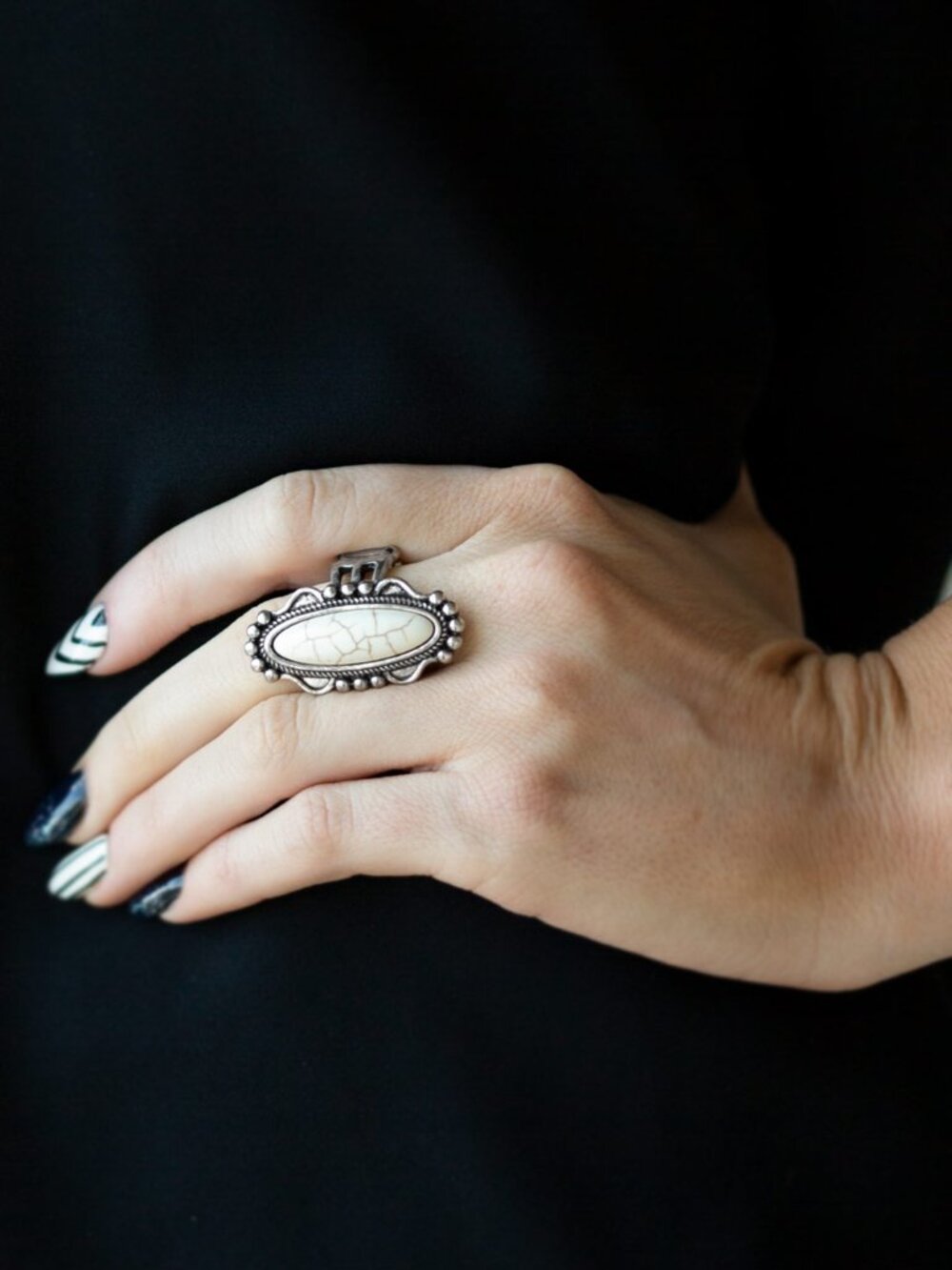 Paparazzi Ring (R122) - Picture 2 of 2